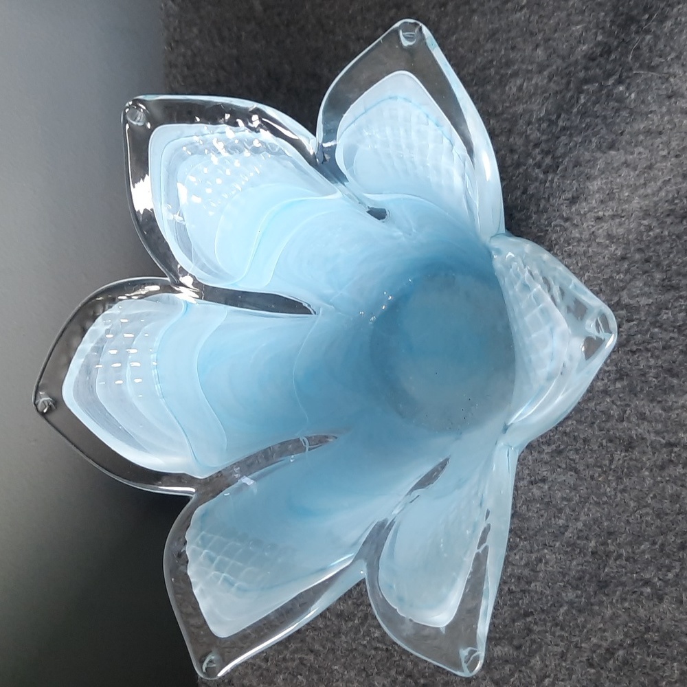 Murano Art Glass Petal Bowl/candle holder - Picture 1 of 5